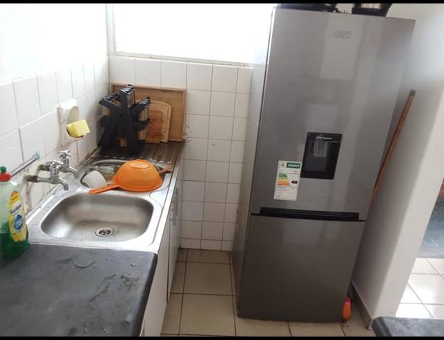 1 BEDROOM PROPERTY TO RENT IN POINT